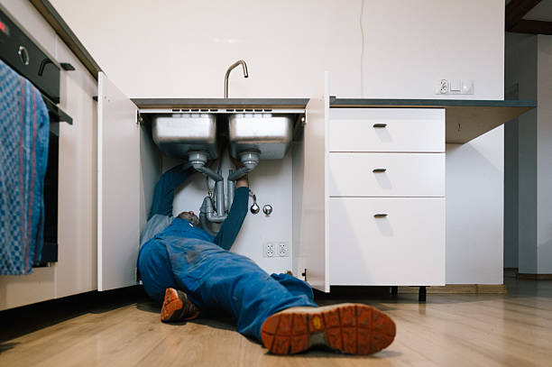 Professional Emergency Plumber technician working in East Springfield, PA